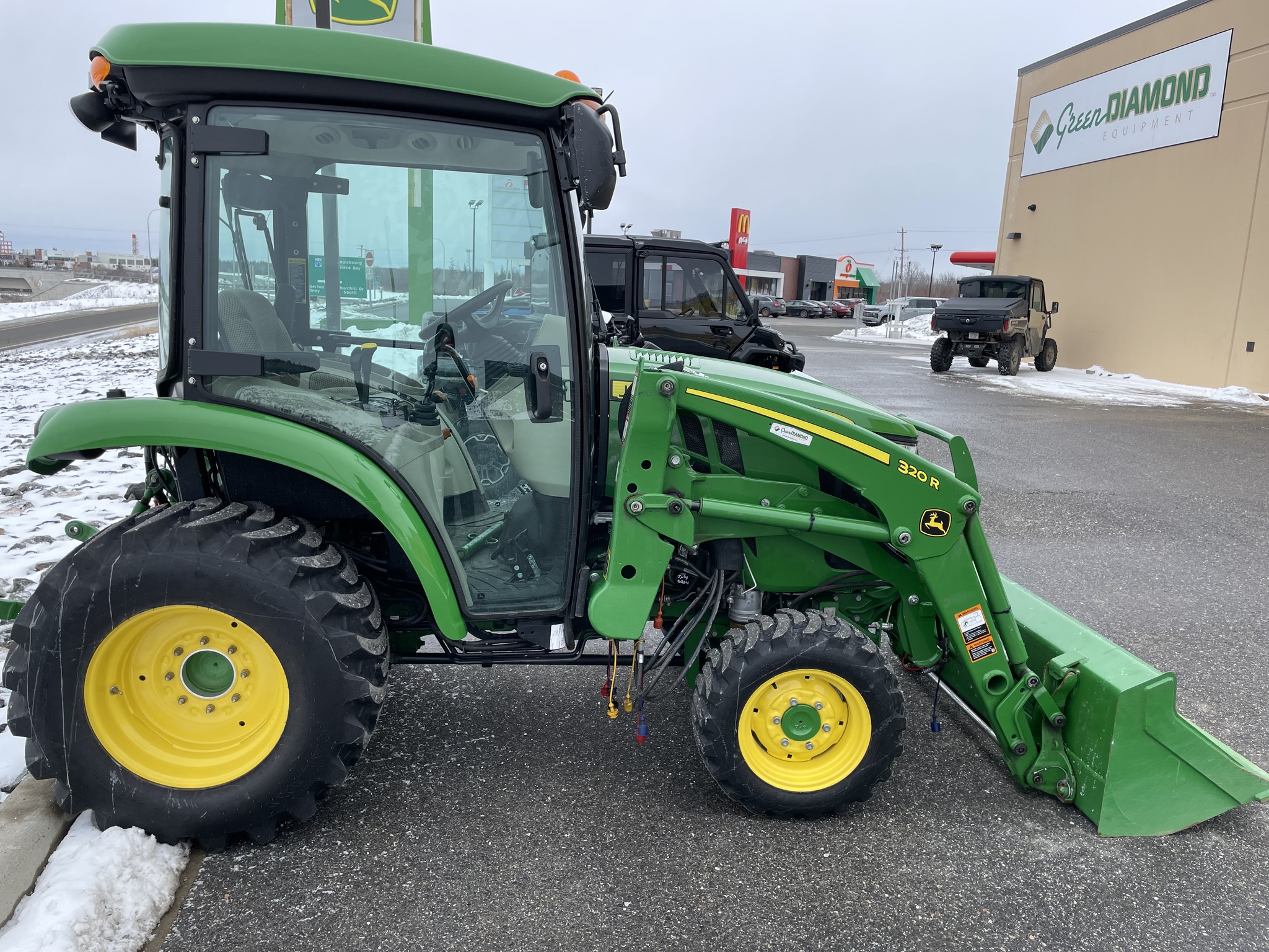 2022 John Deere 3039R Image 5