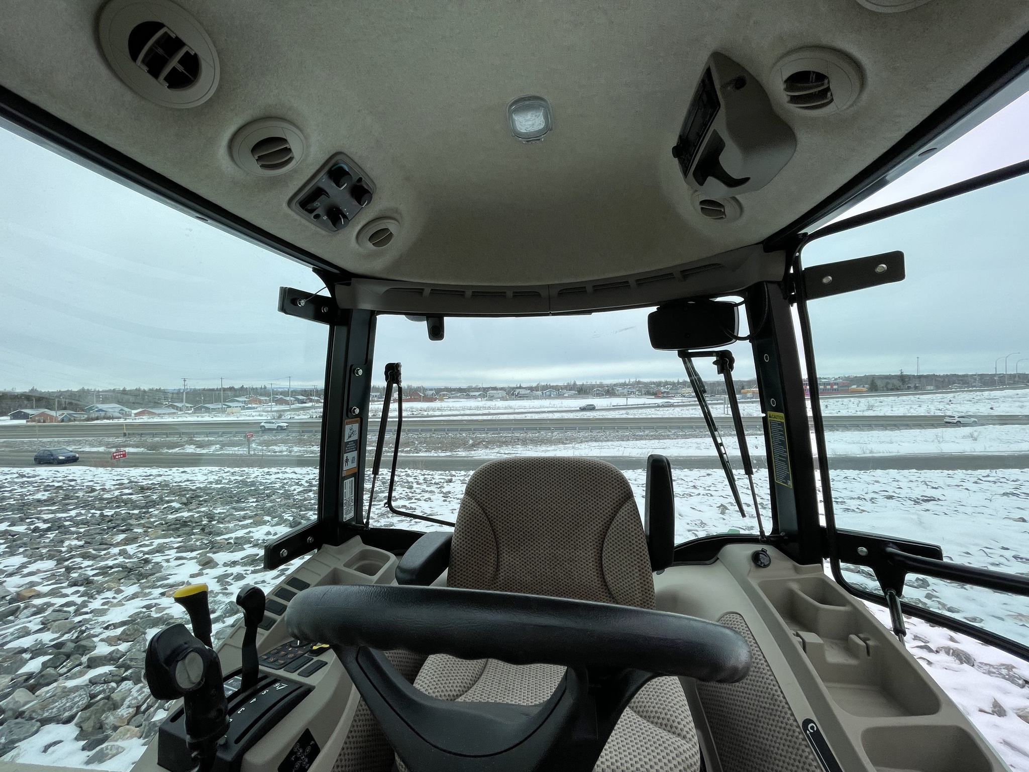 2022 John Deere 3039R Image 11