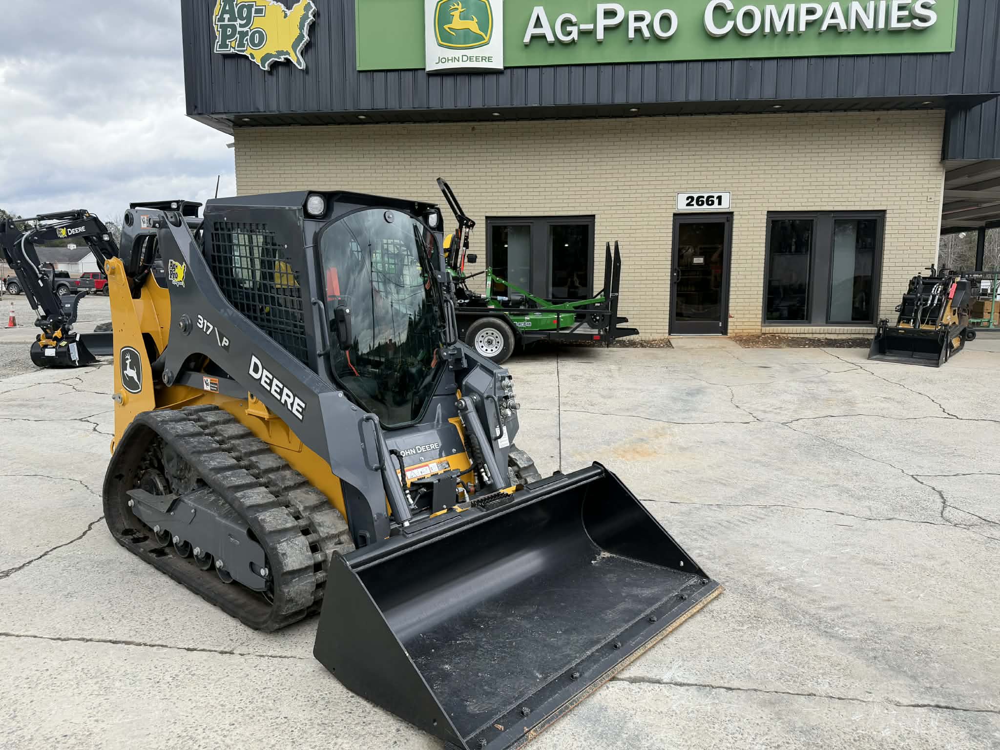 2025 John Deere 317 P Image 6