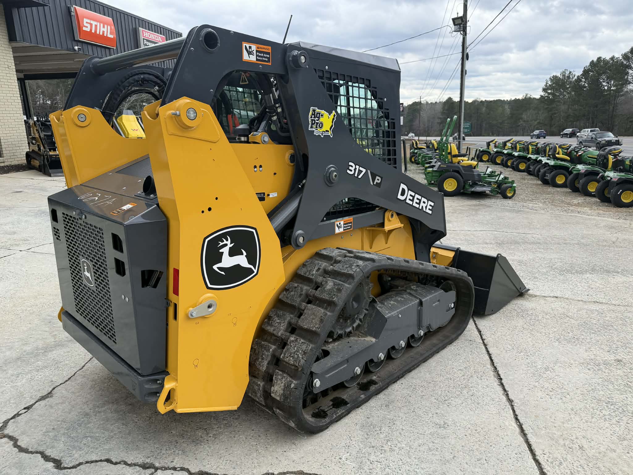 2025 John Deere 317 P Image 7