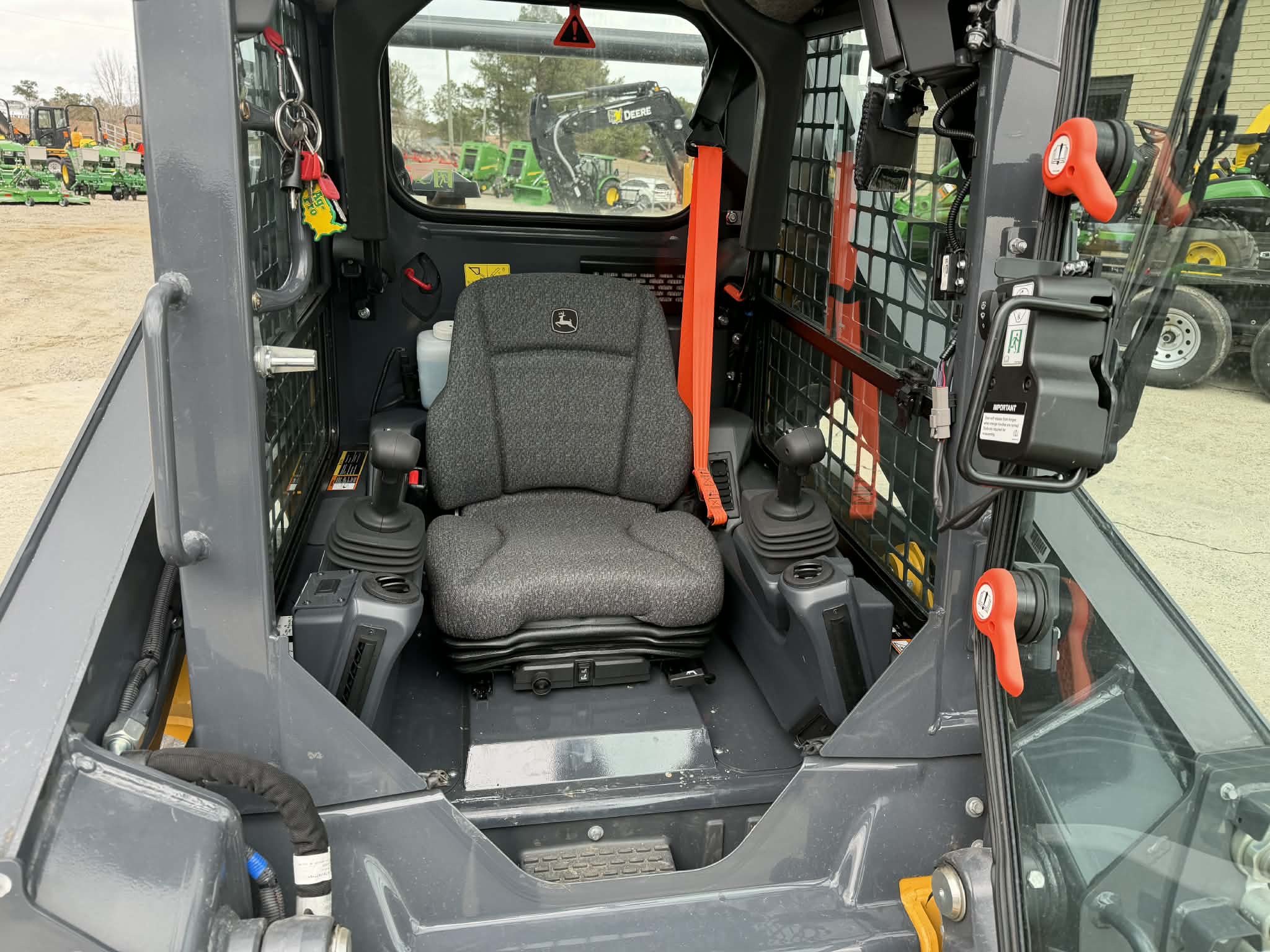 2025 John Deere 317 P Image 8