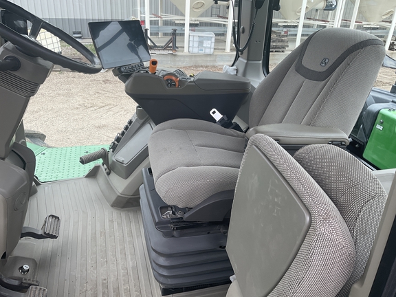 2025 John Deere 9R 640 - Photo10