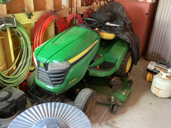 2023 John Deere X590 - Photo9