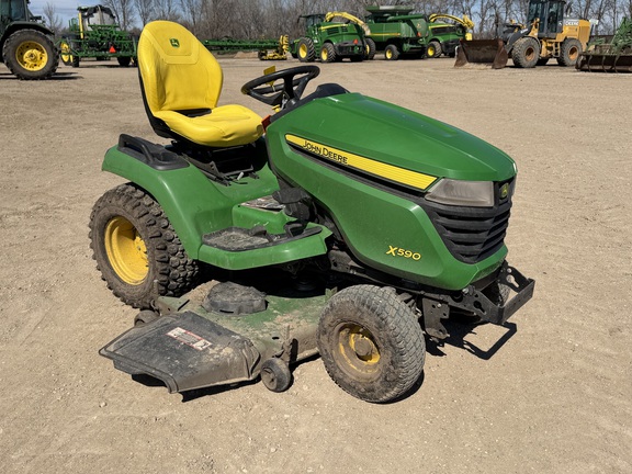  John Deere X590