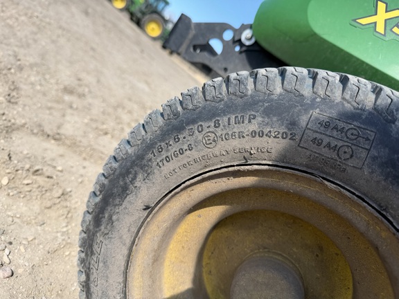 2023 John Deere X590 - Photo9