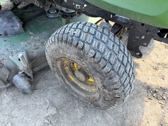 2023 John Deere X590 - Photo11