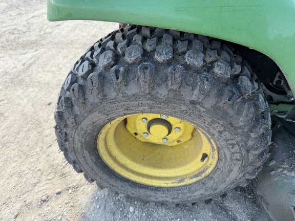 2023 John Deere X590 - Photo13