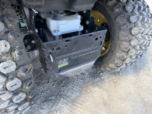 2023 John Deere X590 - Photo15