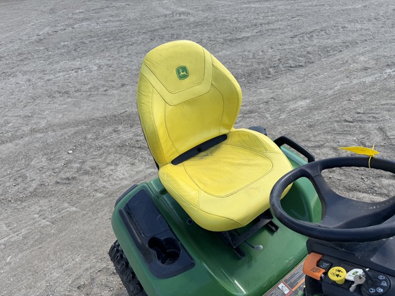 2023 John Deere X590 - Photo19