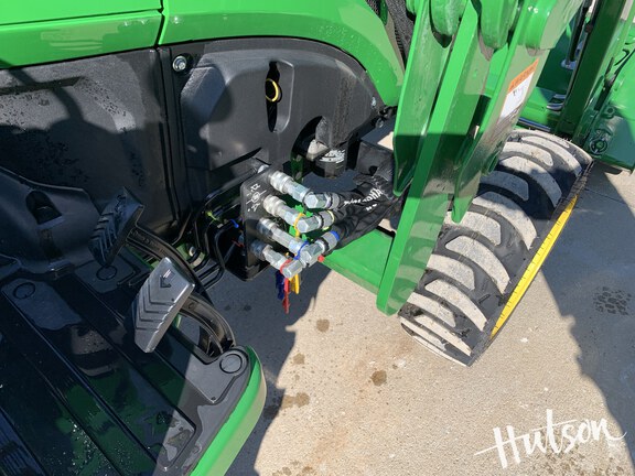 Photo of 2025 John Deere 2032R