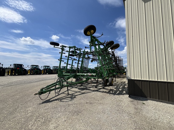  John Deere 2210