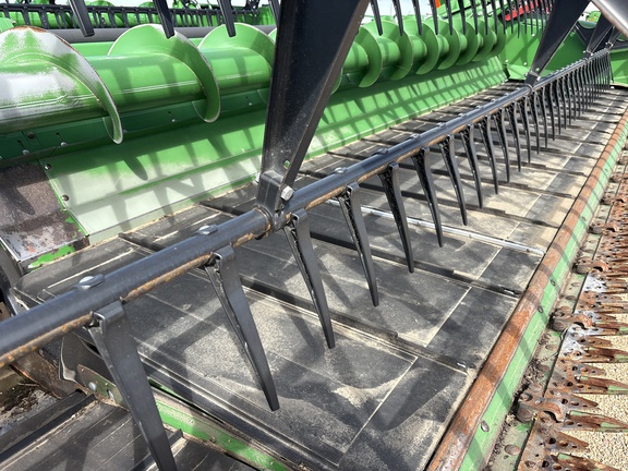 Used 2017 John Deere 635D Combine Platforms at Horizon Ag & Turf in Lloydminster, AB - Photo11