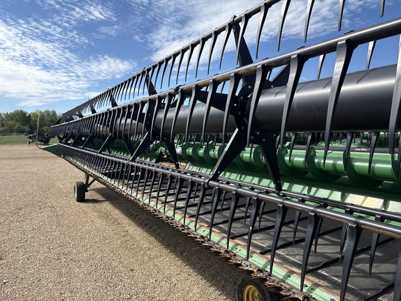 Used 2017 John Deere 635D Combine Platforms at Horizon Ag & Turf in Lloydminster, AB - Photo6