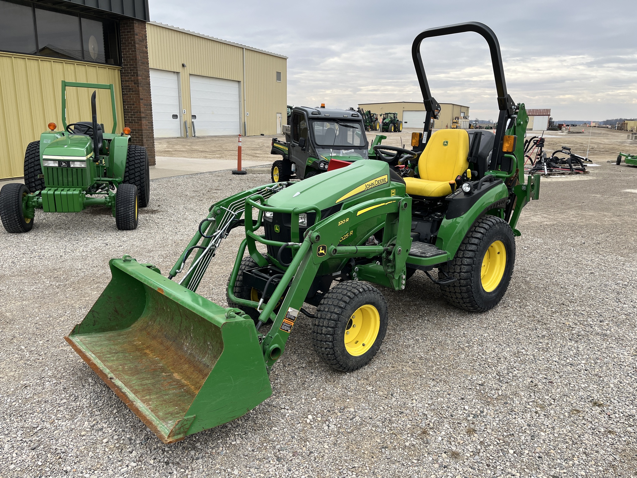 2021 John Deere 2025R Compact Utility Tractors