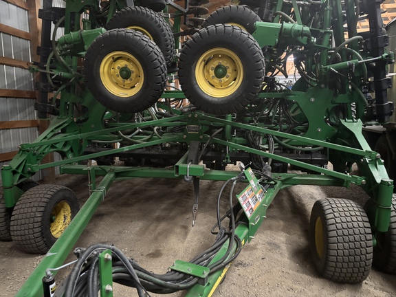 Used 2009 John Deere 1835 Air Drills and Seeders at Horizon Ag & Turf in Lloydminster, AB - Photo28