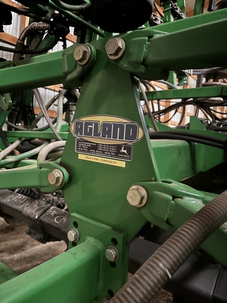 Used 2009 John Deere 1835 Air Drills and Seeders at Horizon Ag & Turf in Lloydminster, AB - Photo16