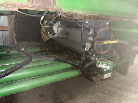 Used 2009 John Deere 1835 Air Drills and Seeders at Horizon Ag & Turf in Lloydminster, AB - Photo5