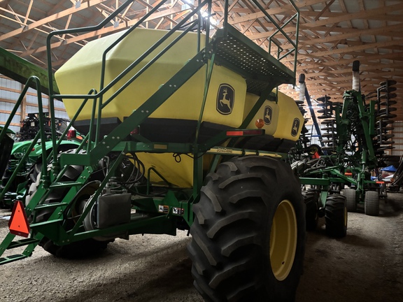 Used 2009 John Deere 1835 Air Drills and Seeders at Horizon Ag & Turf in Lloydminster, AB - Photo13