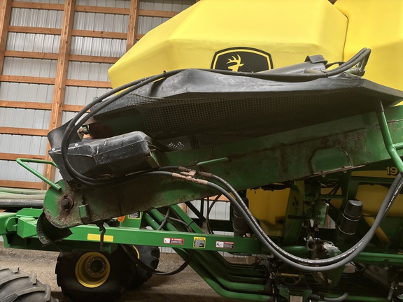 Used 2009 John Deere 1835 Air Drills and Seeders at Horizon Ag & Turf in Lloydminster, AB - Photo15