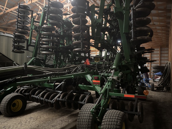 Used 2009 John Deere 1835 Air Drills and Seeders at Horizon Ag & Turf in Lloydminster, AB - Photo22