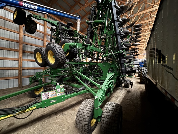 Used 2009 John Deere 1835 Air Drills and Seeders at Horizon Ag & Turf in Lloydminster, AB - Photo33