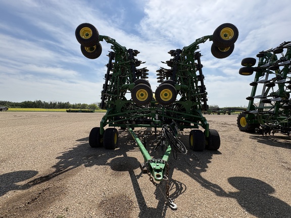 Used 2009 John Deere 1835 Air Drills and Seeders at Horizon Ag & Turf in Lloydminster, AB - Photo3