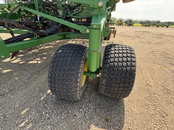 Used 2009 John Deere 1835 Air Drills and Seeders at Horizon Ag & Turf in Lloydminster, AB - Photo10