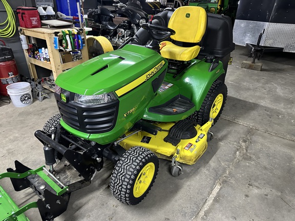 John Deere X739