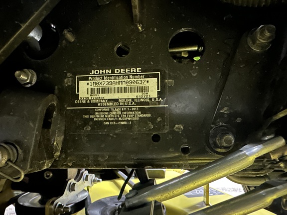 2021 John Deere X739 - Photo15