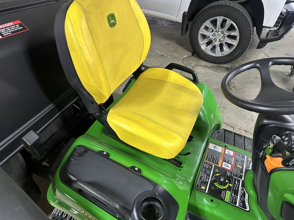 2021 John Deere X739 - Photo11