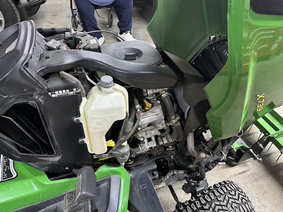 2021 John Deere X739 - Photo12