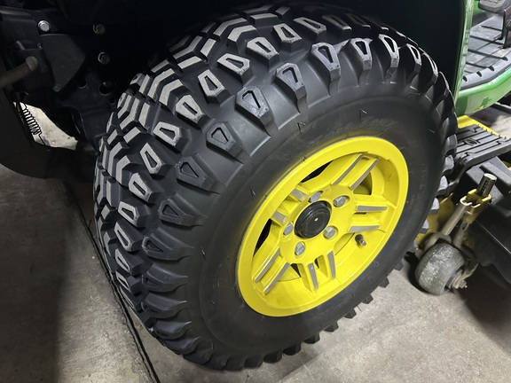 2021 John Deere X739 - Photo6