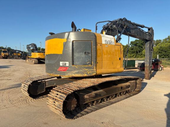 2017 John Deere 245G