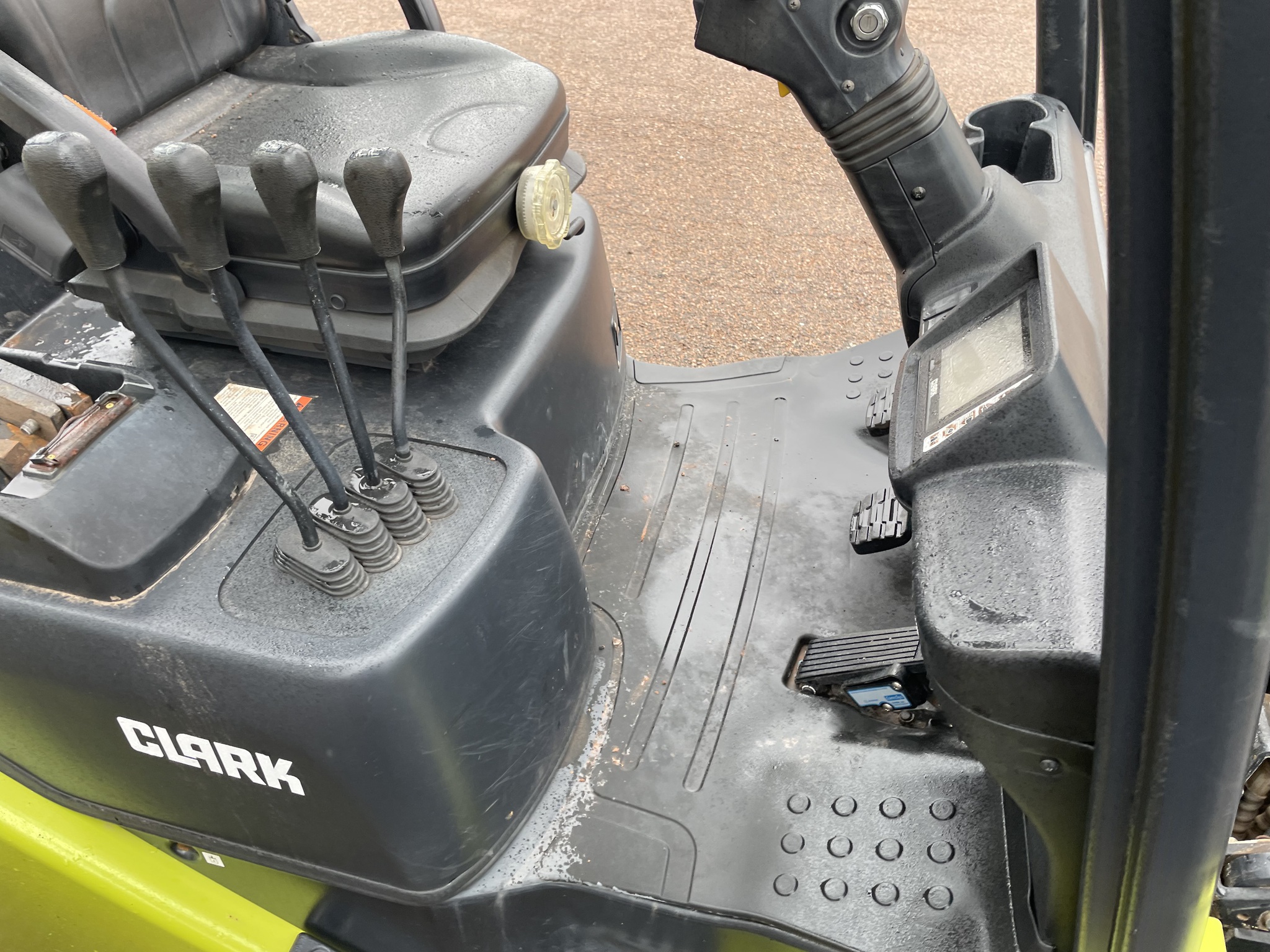 2022 Clark S25D Image 7