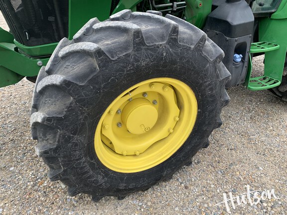 Photo of 2022 John Deere 5115M