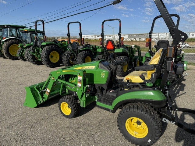 2025 John Deere 1025R Image 2