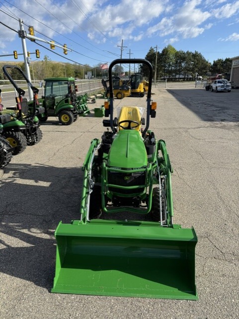 2025 John Deere 1025R Image 3