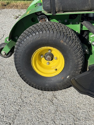 2023 John-Deere 652R