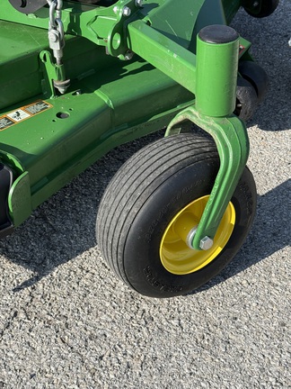 2023 John-Deere 652R