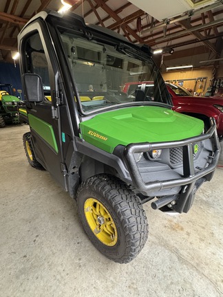 Photo of 2021 John Deere XUV 835M