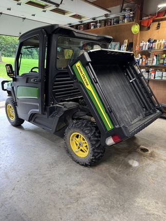 Photo of 2021 John Deere XUV 835M