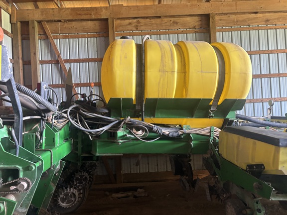 Photo of 2003 John Deere 1770NT