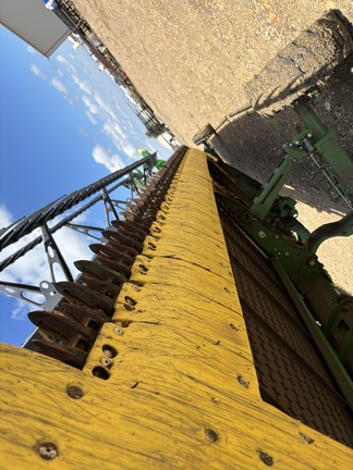 Used 2023 John Deere HD40R Combine Platforms at Horizon Ag & Turf in Edmonton West, AB - Photo10
