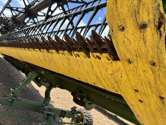 Used 2023 John Deere HD40R Combine Platforms at Horizon Ag & Turf in Edmonton West, AB - Photo6