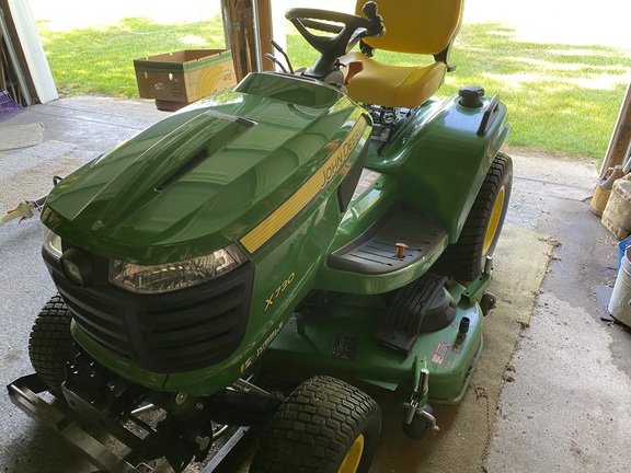 2023 John Deere X730 - Photo2