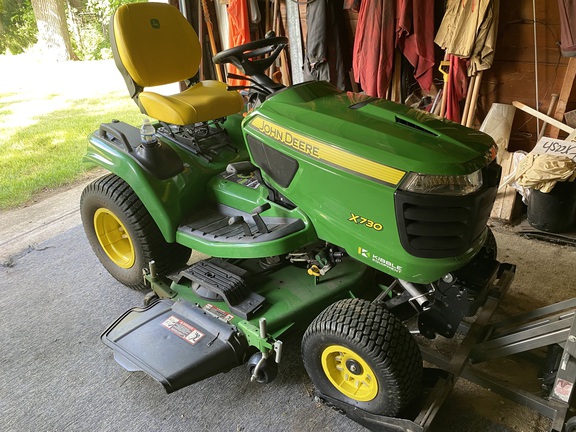  John Deere X730