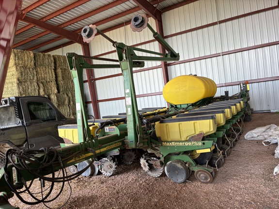 2002 John Deere 1770NT (2nd thumbnail)