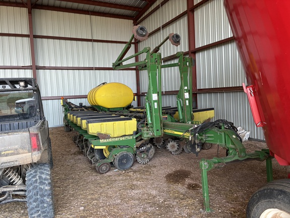 2002 John Deere 1770NT Used Equipment