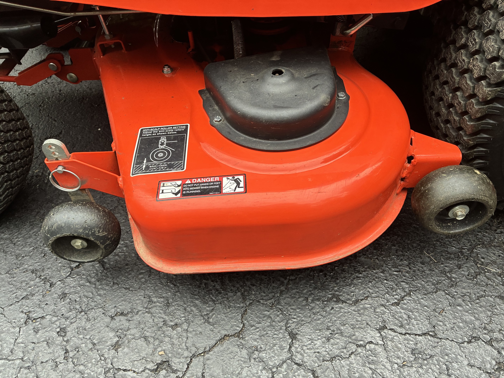 Used 2024 Kubota GR2120 Lawn & Garden Tractors at Koenig Equipment in Urbana, OH - PhotoXL16