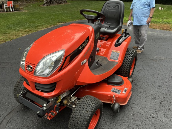 Used 2024 Kubota GR2120 Lawn & Garden Tractors at Koenig Equipment in Urbana, OH - Photo9
